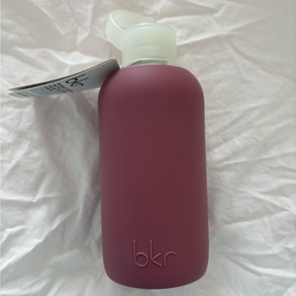 NWT Bkr muse little bottle